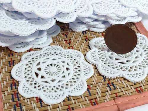Pcs white doiley cake - 50,